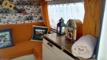 Фото номера Mini Fr Ted Caravan Кемпинги Doolin Glamping г. Дулин 4