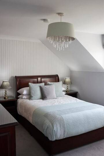 Фото номера Улучшенный номер с кроватью размера «king-size» Гостевой дом Boutique Accommodation in Doolin Village г. Дулин 4