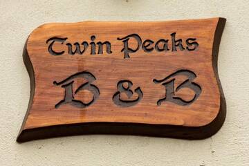 Фото Гостевой дом Twin Peaks B&amp;B г. Дулин 3