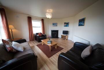 Фото номера Doolin Town Centre Three-Bedroom House Дома для отпуска Doolin Village Lodges г. Дулин 12